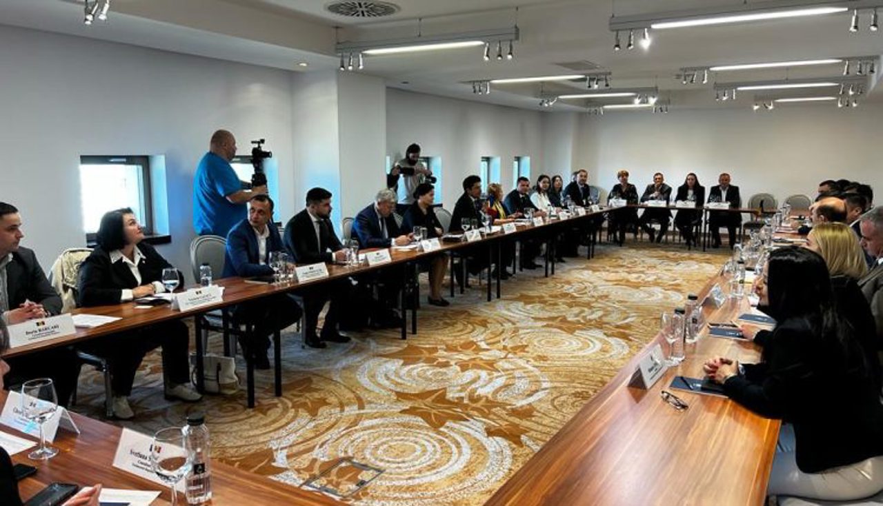 Группа депутатов находится с визитом в Яссах: На повестке дня темы экономики, инфраструктуры, а также туризма