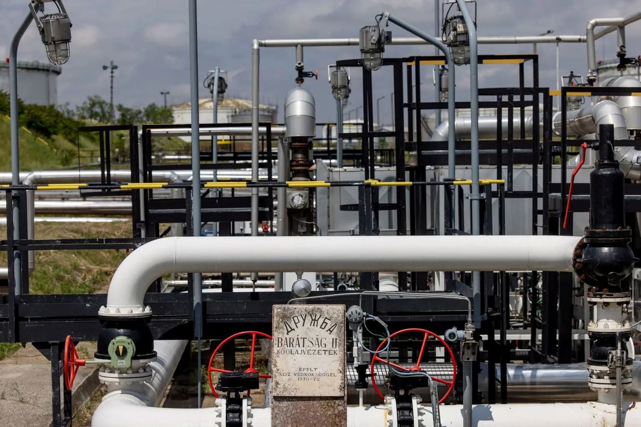 Zelenski condiționează redeschiderea conductei Drujba de deblocarea împrumutului european pentru Ucraina, blocat de Orban