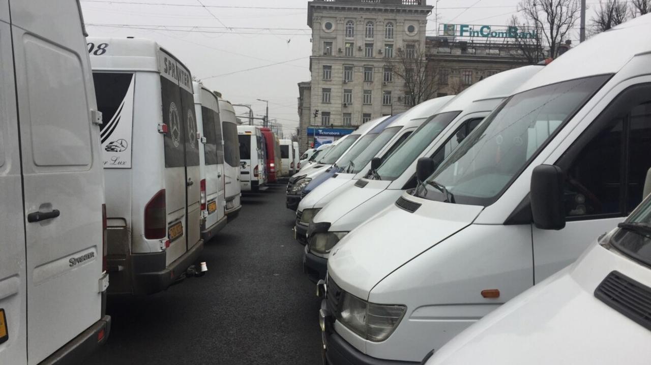 Transportatorii amenință cu proteste în capitală. APOTA: „Sectorul riscă falimentul”