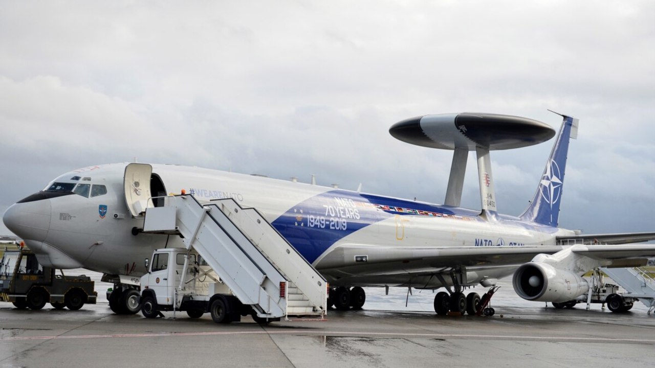 Корреспонденция из Брюсселя // После Румынии и Польши НАТО размещает самолеты AWACS в странах Балтии