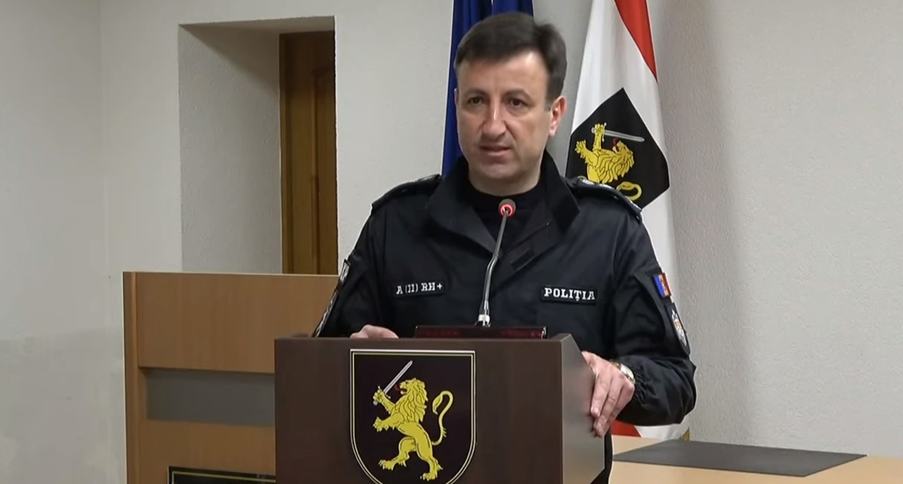 IGP: Panglicile bicolore pot fi purtate doar cu distincții. Confecționarea și comercializarea lor este interzisă