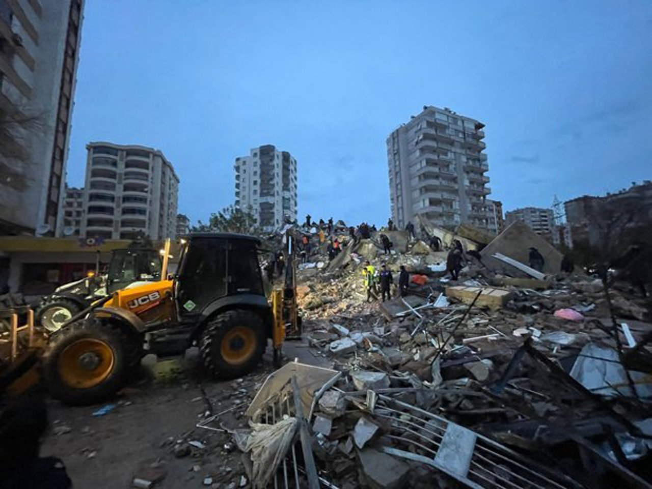 Turkey earthquakes: Collapsed buildings investigation widens