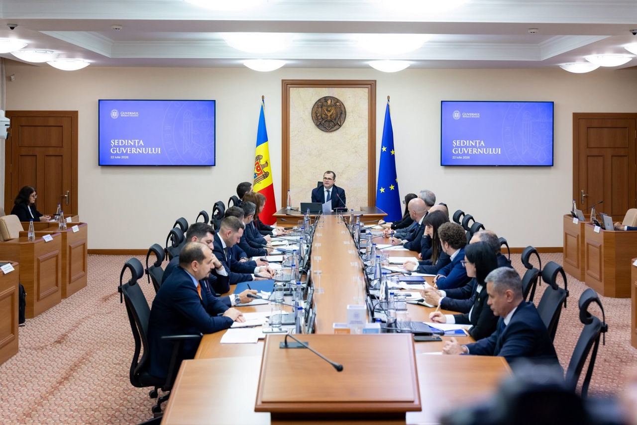 Șapte priorități pentru noul Guvern: Tofan anunță măsuri împotriva „salariilor nesimțite”, risipei și controalelor excesive