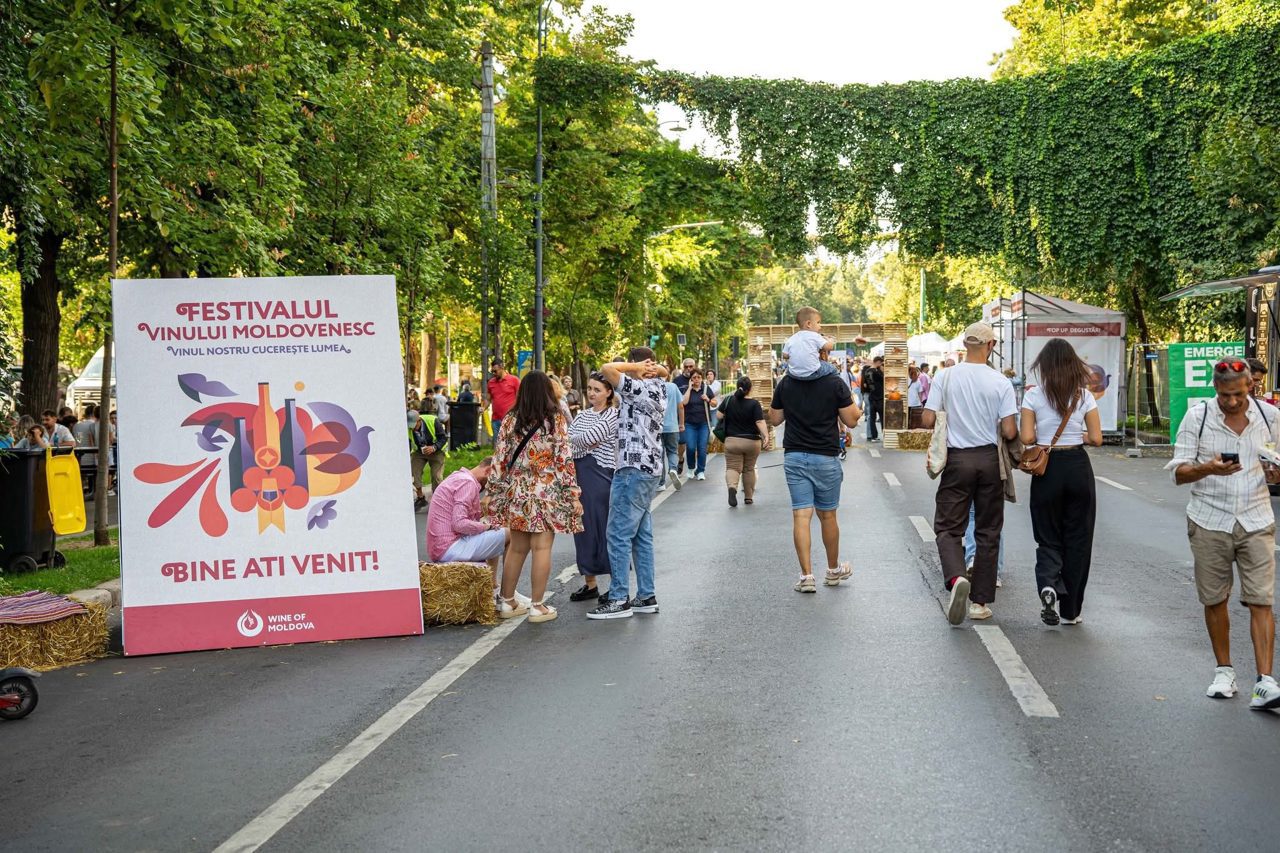 Vinuri premiate, divin și masterclassuri: Ce pregătește R. Moldova pentru Festivalul Vinului Moldovenesc de la București