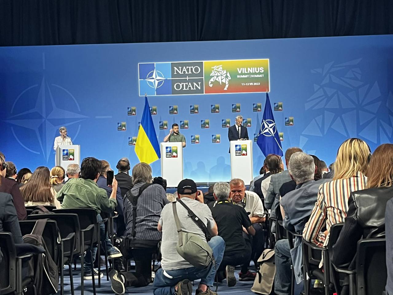 Корреспонденция из Вильнюса// Страны "Большой семерки" согласны предоставить Украине гарантии безопасности