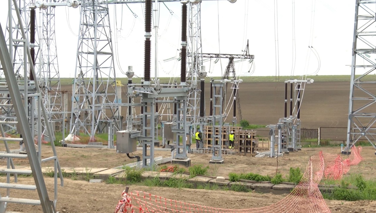 Linia electrică Vulcănești - Chișinău, aproape gata. Ministrul Energiei: „Primele livrări prin această linie, estimate la sfârșitul lunii iunie”