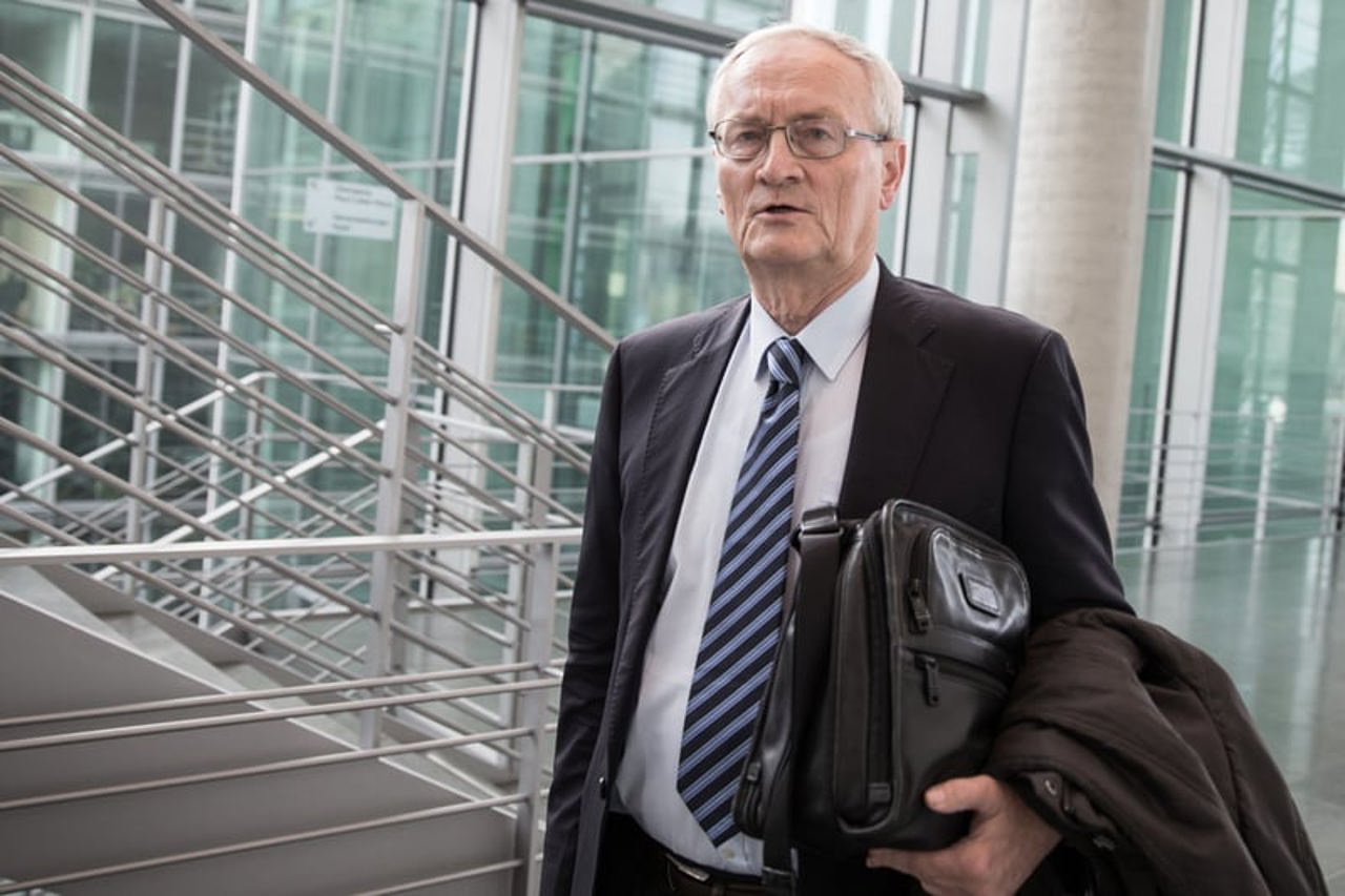 Fostul șef al Serviciului de Informații Externe al Germaniei, August Hanning, reținut: Este acuzat de spionaj și trădare