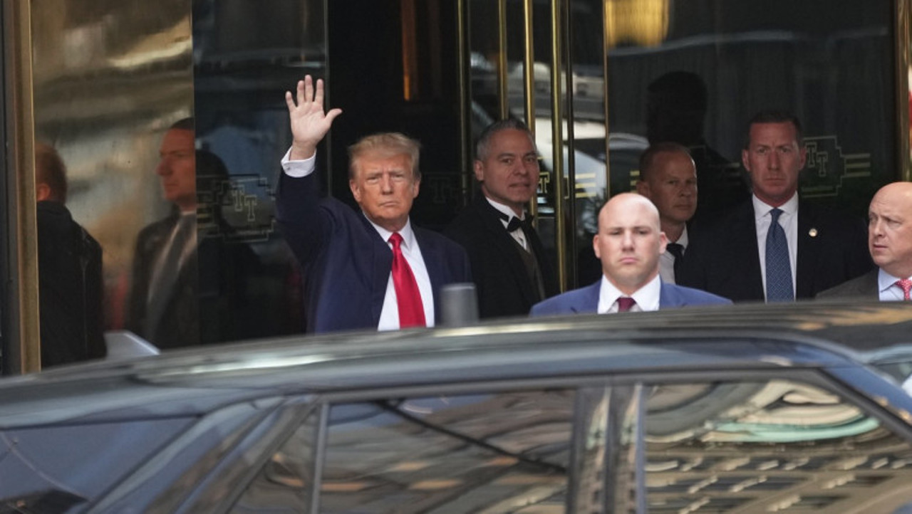 CNN: Fostul președinte american Donald Trump pledează nevinovat. A părăsit sala de judecată  (UPDATE)