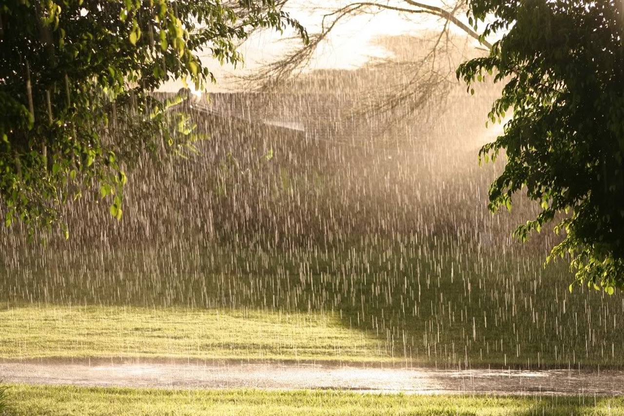 Avertizare meteo: Vor cădea ploi puternice cu grindină și vijelie în toată țara