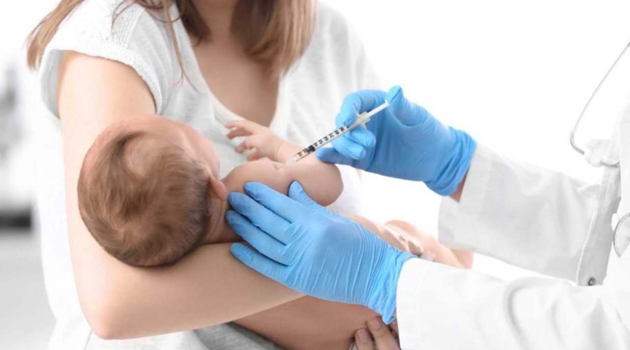 „Suntem optimiști”: Autoritățile negociază procurarea, în premieră, a vaccinurilor împotriva meningitei