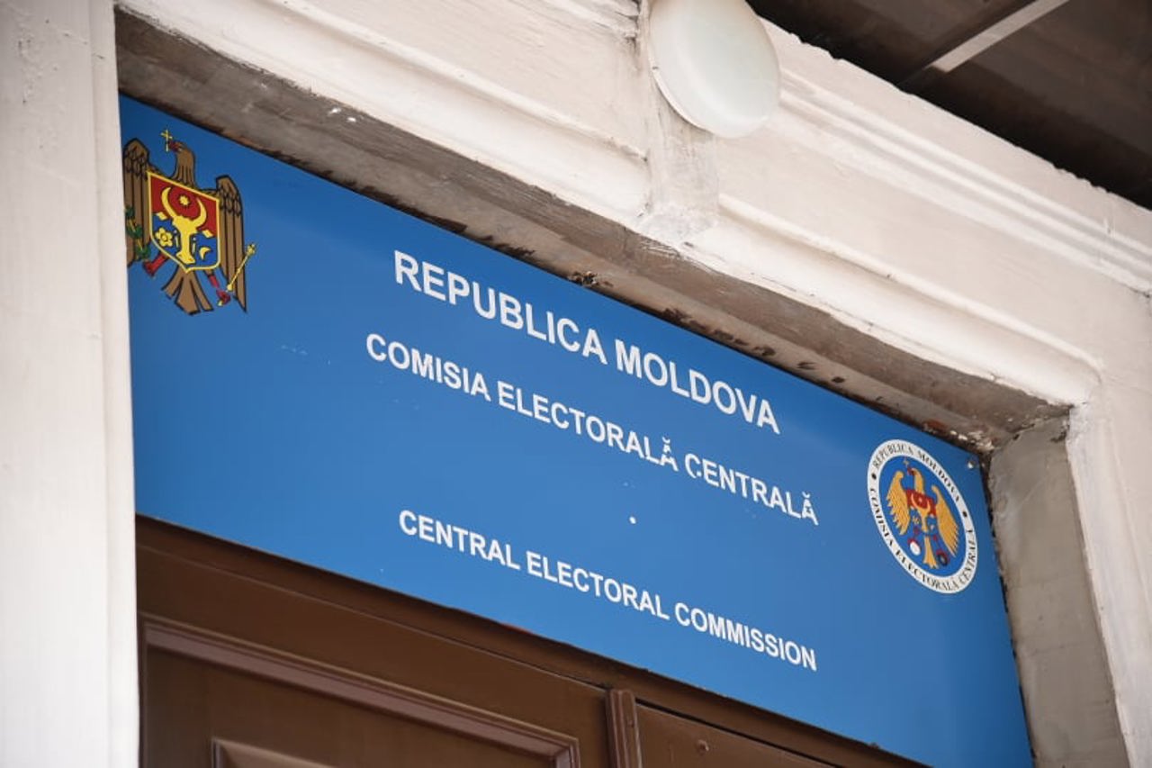CEC, despre informațiile false cu privire la modelul listelor electorale: „Alegătorul va semna separat pe fiecare buletin de vot”