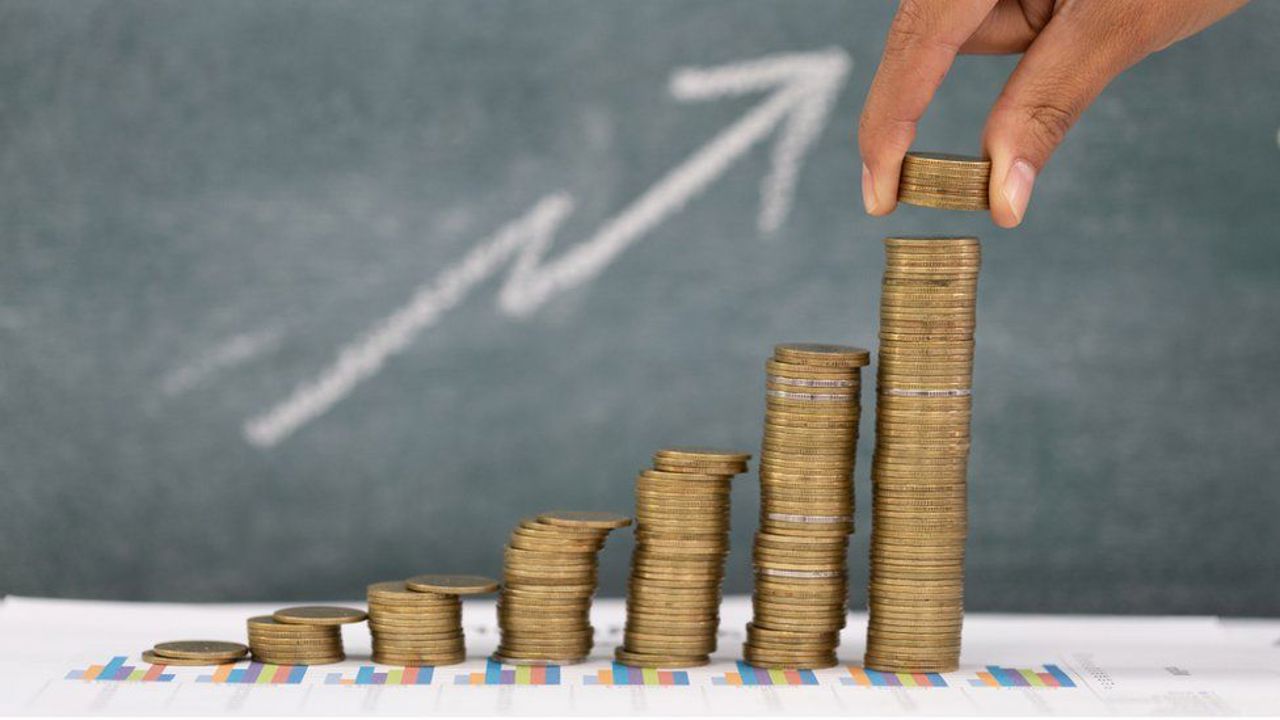 С 1 апреля пенсии и социальные пособия будут проиндексированы на 15%.