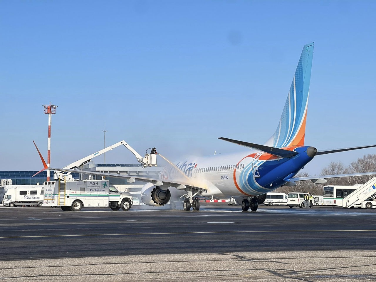 Safety protocols: Mandatory de-icing causes flight adjustments at Chisinau Airport