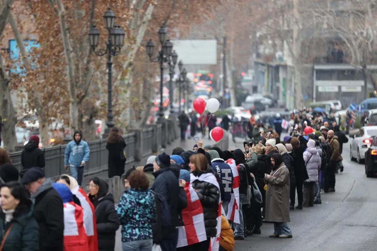 Tbilisi protests demand new elections and release of prisoners