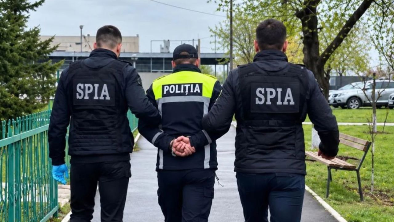 Un angajat al INSP, reținut pentru corupere pasivă și trafic de influență. Ar fi cerut bani pentru permise de conducere