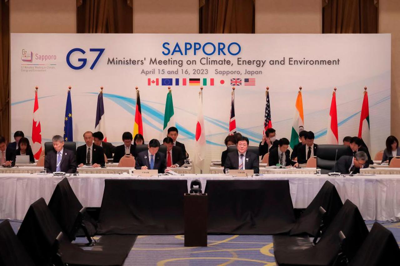 G7 set target to reduce car emissions by 50% by 2035