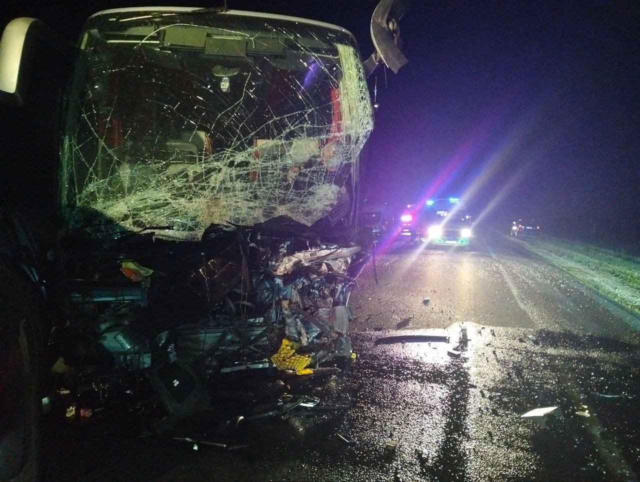 Accident cumplit pe traseul Chișinău- Bălți: Doi bărbați au murit după o coliziune frontală cu un autocar