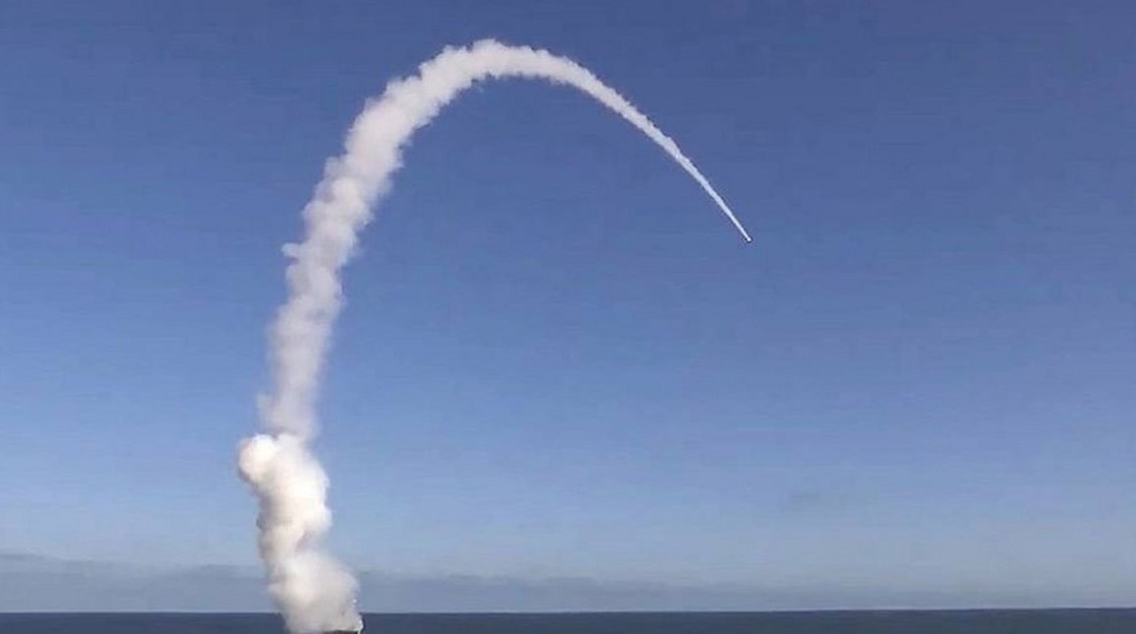 O rachetă de croazieră rusească a lovit o întreprindere privată din regiunea Vinniția din centrul Ucrainei. Trei persoane au fost rănite