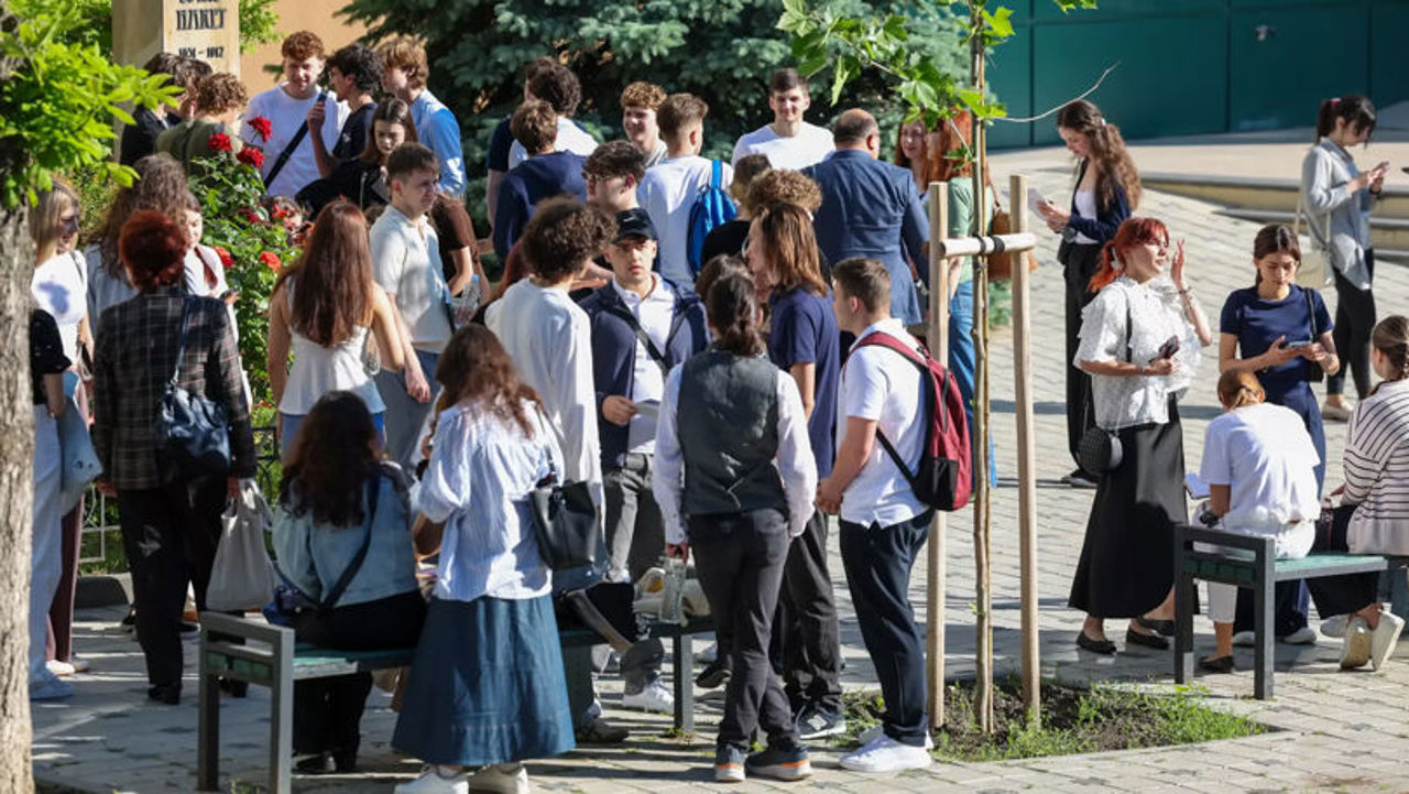 Elevii fug de profilul real și îl aleg pe cel umanist la liceu: „Vine Bac-ul la Matematică și provoacă anxietate”