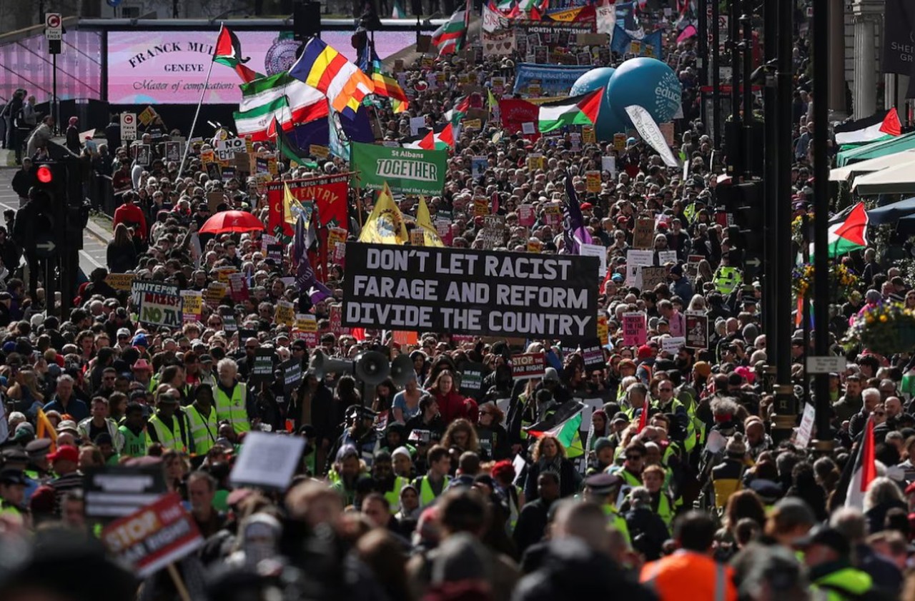 Protest masiv în Marea Britanie împotriva ascensiunii extremei drepte 