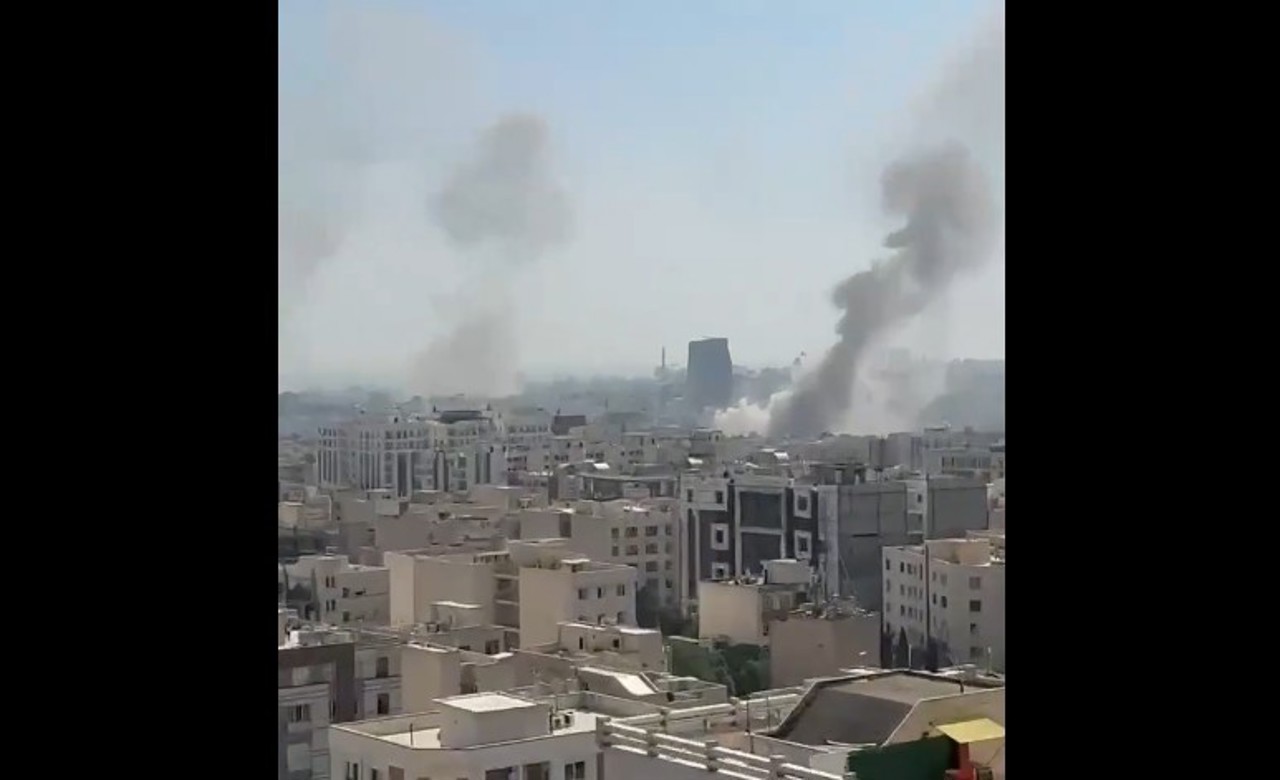 Forțele aeriene israeliene efectuează lovituri asupra Teheranului și bazelor militare din Shiraz