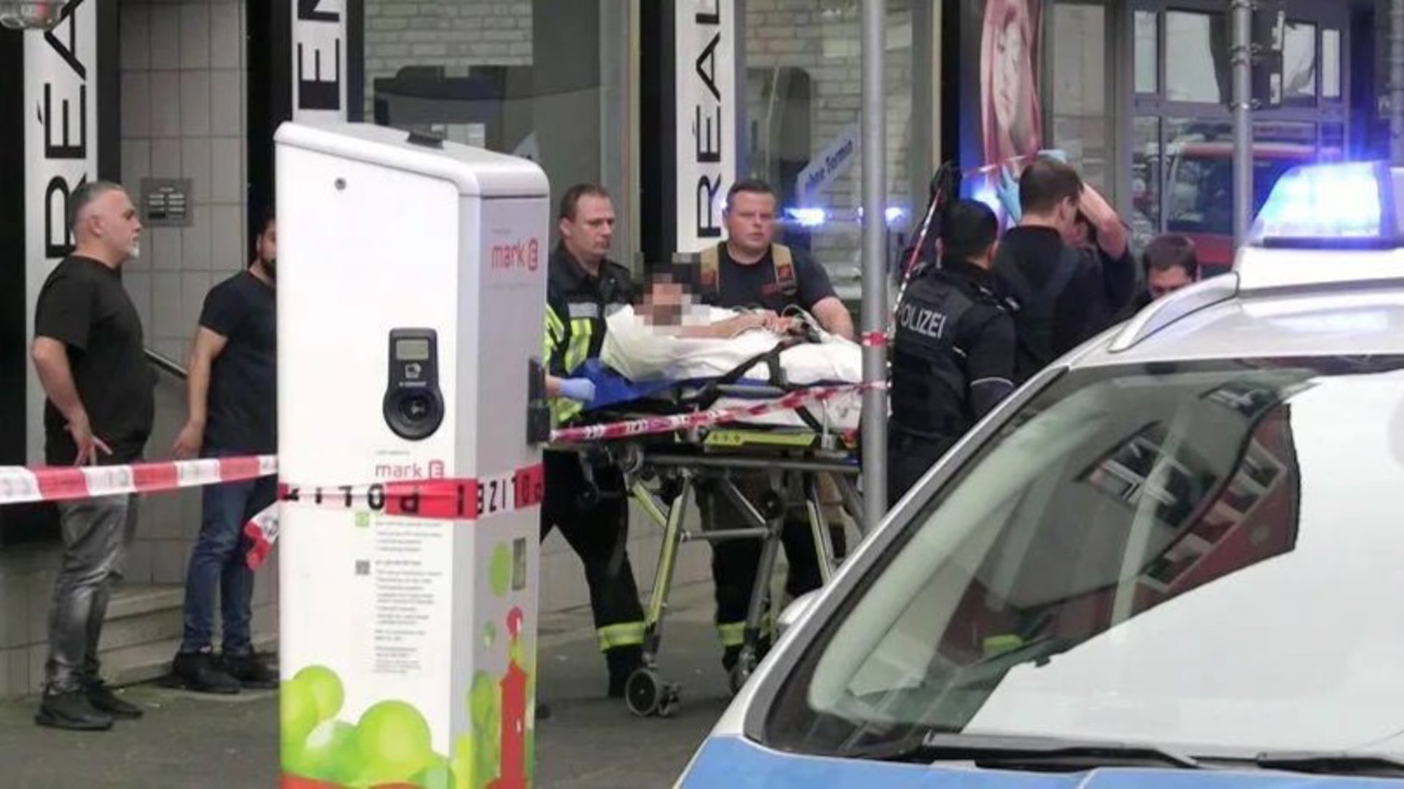 Severe Injuries in Hagen: Police Hunt for Perpetrator Amidst Crime Scene Investigation