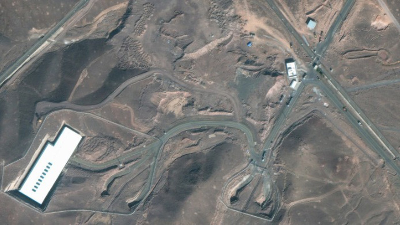 Maxar Technologies / Profimedia: Imagine din satelit, realizată pe 20 iunie 2025 la situl nuclear Fordo din Iran