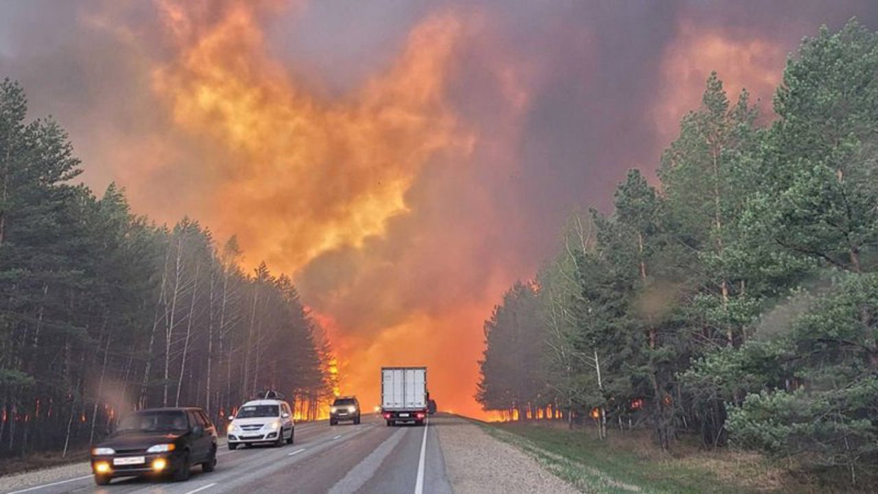 Four die as fires rage in swaths of Russia's Urals