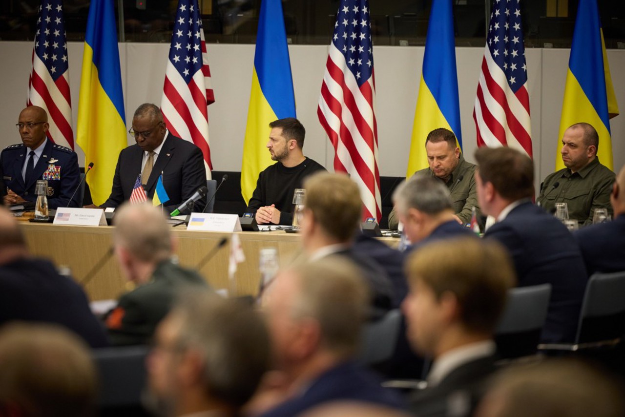 Statele Unite și Marea Britanie anunță noi ajutoare militare pentru Ucraina, Belgia promite că îi va da avioane F-15 din 2025