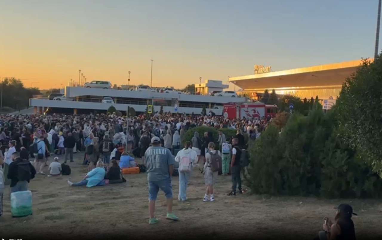 Haos pe Aeroportul Chișinău: Alertă cu bombă, evacuări și zboruri afectate