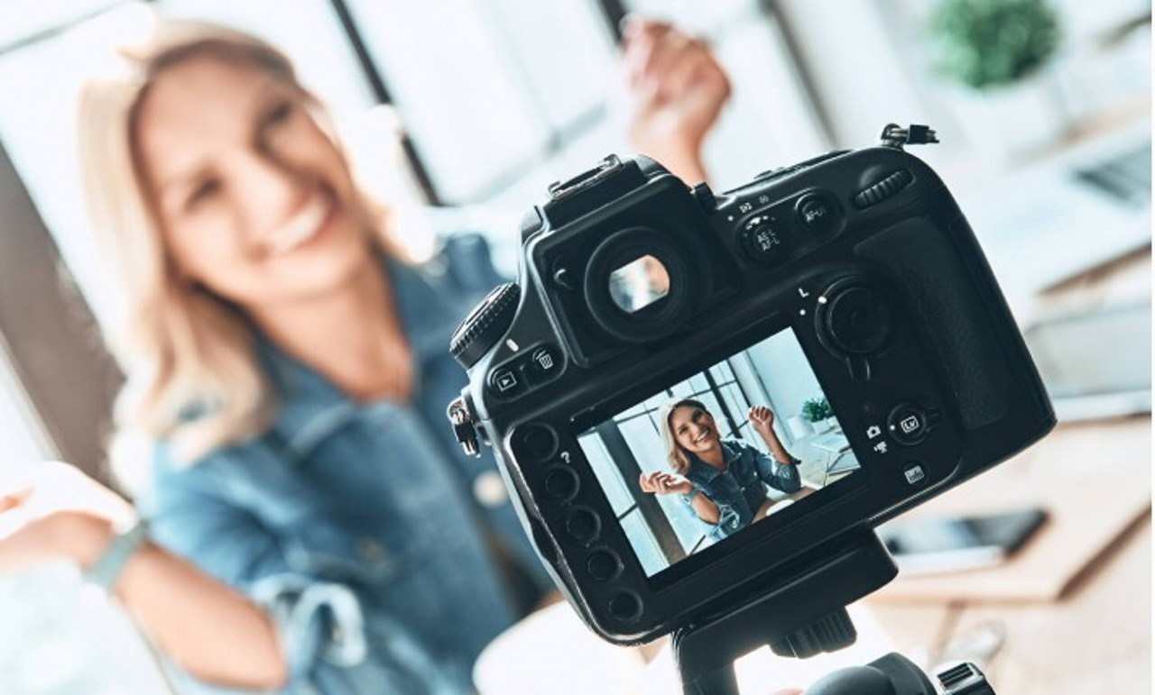 Inspectorii fiscali au găsit 100 de milioane de lei nedeclarați la 52 de influenceri din R. Moldova