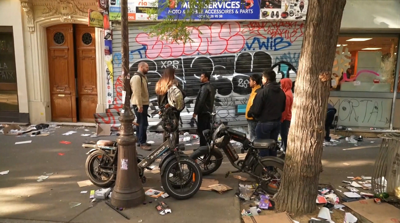 Proteste violente în Franța: Peste 1.200 de rețineri și pagube importante