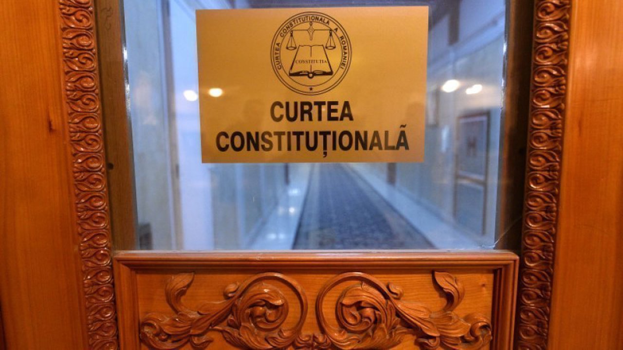 O cerere de anulare a primului tur al alegerilor prezidențiale din România, înregistrată la Curtea Constituțională