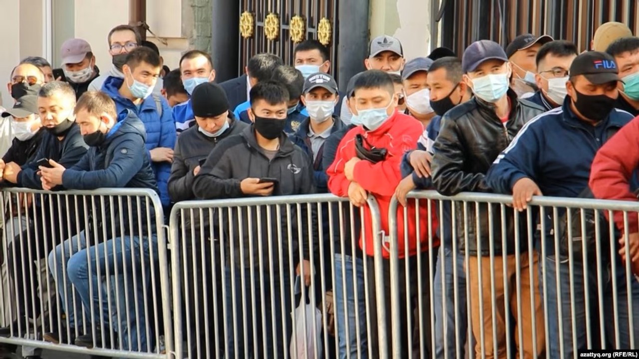 Forțele ruse au torturat un cetățean kazah pentru a-l obliga să participe la războiul din Ucraina