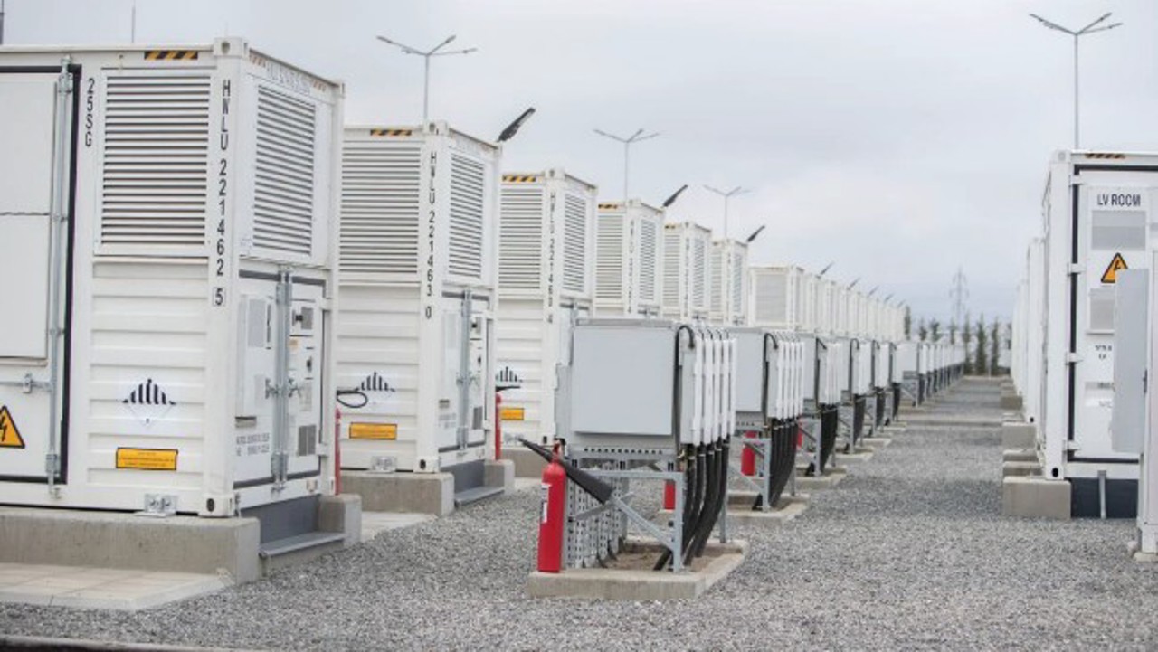 Mediul privat, interesat de instalarea bateriilor de stocare a energiei electrice: „Cererea e mai mare”