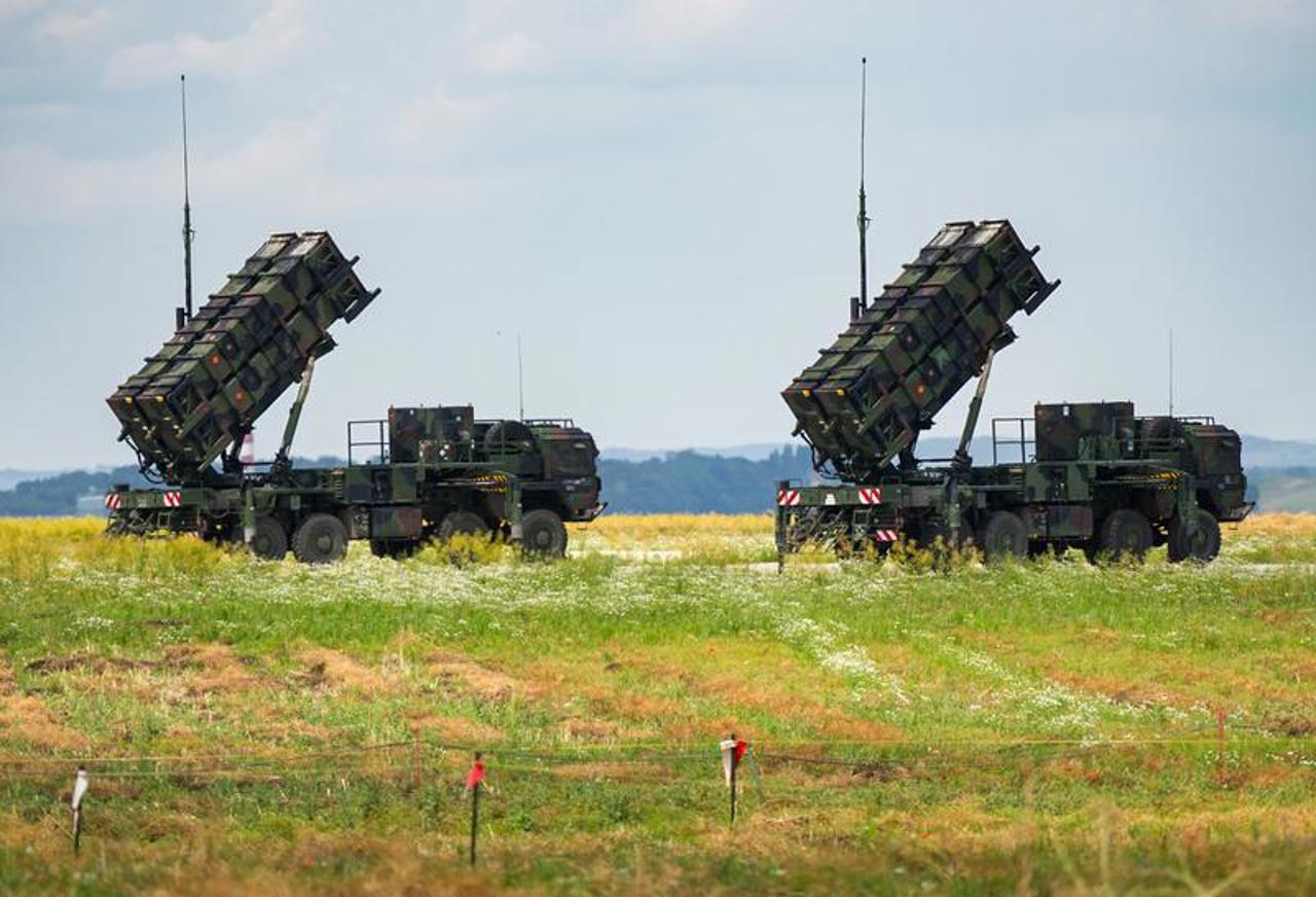 EU and NATO Consider Defense of Ukrainian Airspace: German Proposal and Berlin's Leadership