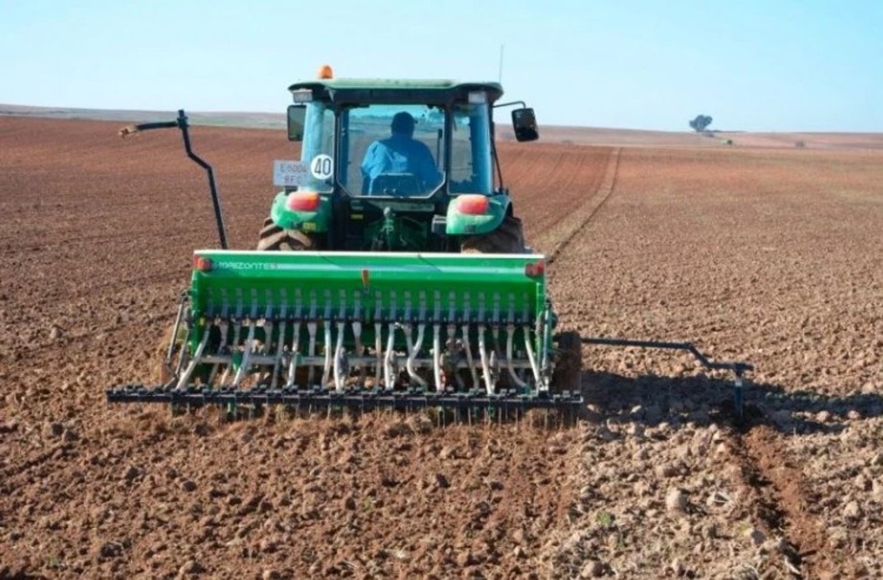 Fermier: „Orice lichiditate este binevenită”, dar cele 110 milioane de lei alocate de Guvern pentru compensarea accizelor la motorină sunt „insuficiente”