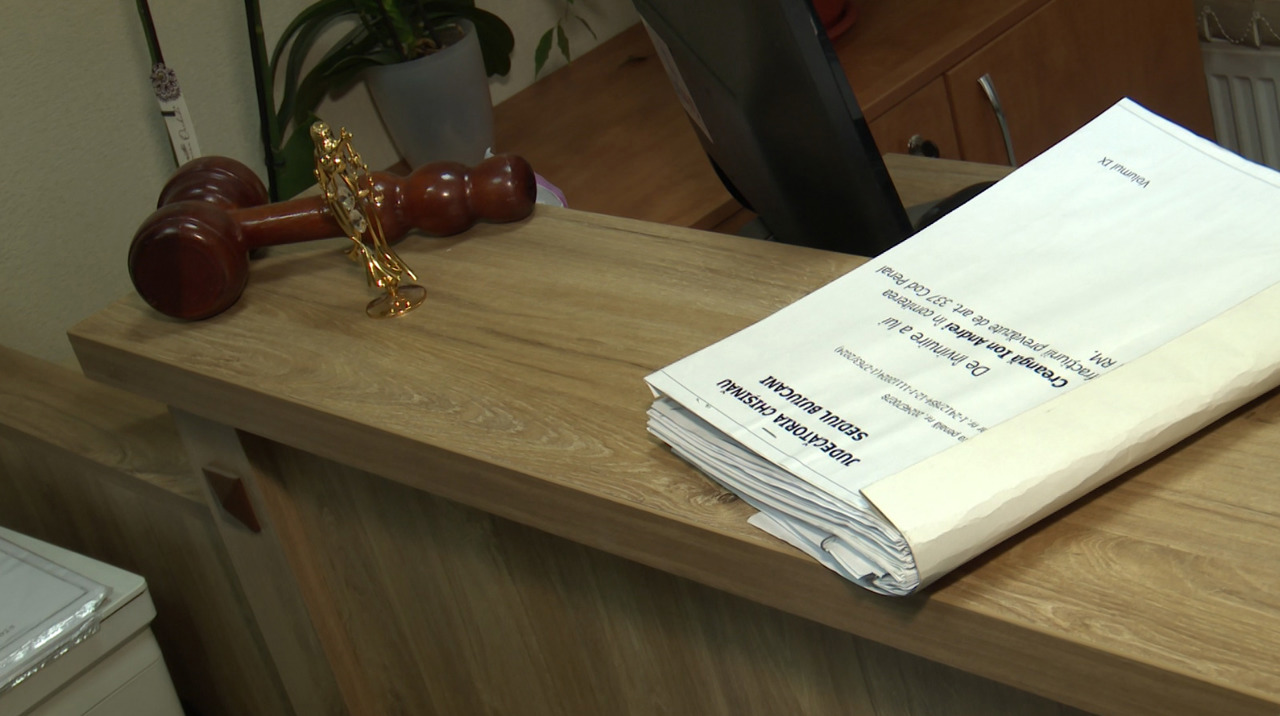 Ion Creangă, cercetat pentru trădare de patrie, demis din funcția de șef al Direcției juridice a Legislativului 