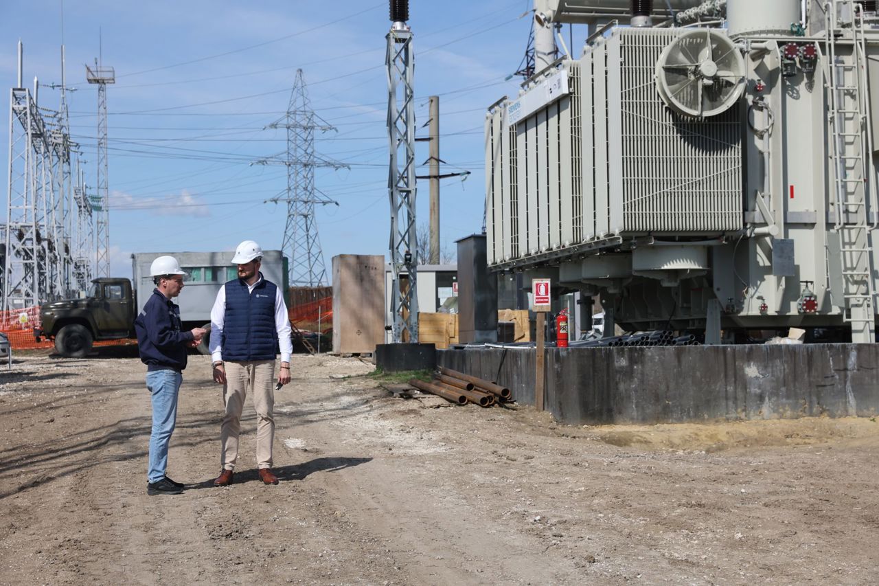 Ministrul Energiei solicită accelerarea lucrărilor la linia Vulcănești–Chișinău: „Orice abatere de la termen va atrage penalități”
