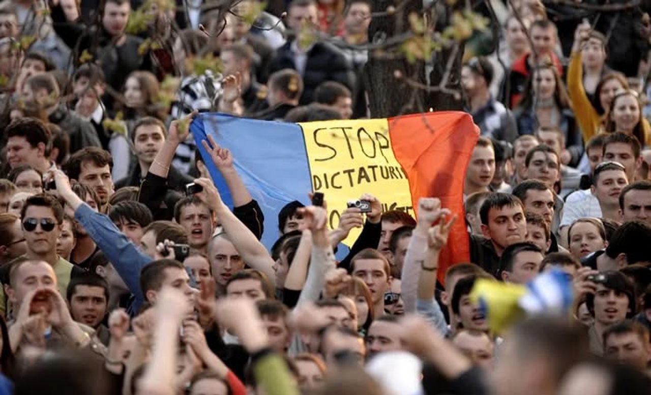 CAMPANIE MOLDOVA 1 | „35 de ani de independență”: 2010 - anul instabilității politice, marcat de eșecul referendumului constituțional 