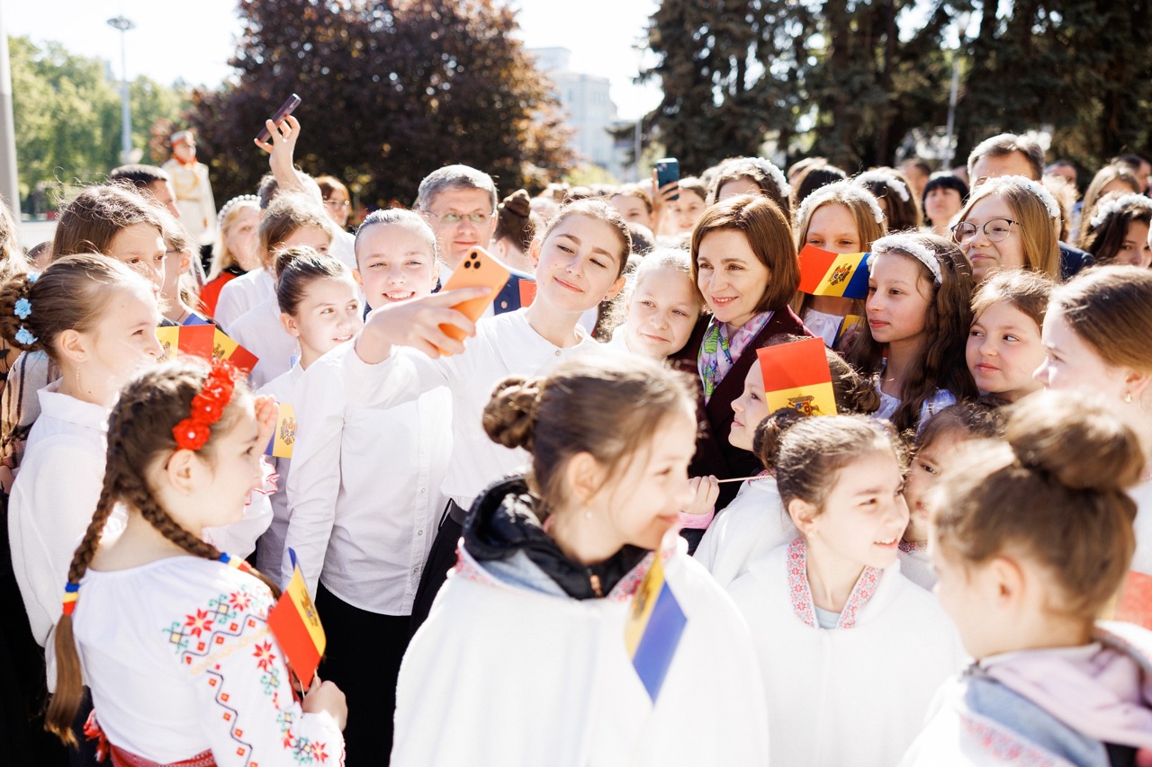 Mesajele conducerii R. Moldova de Ziua Internațională a Femeii:  „Când femeile reușesc, întreaga societate devine mai puternică”