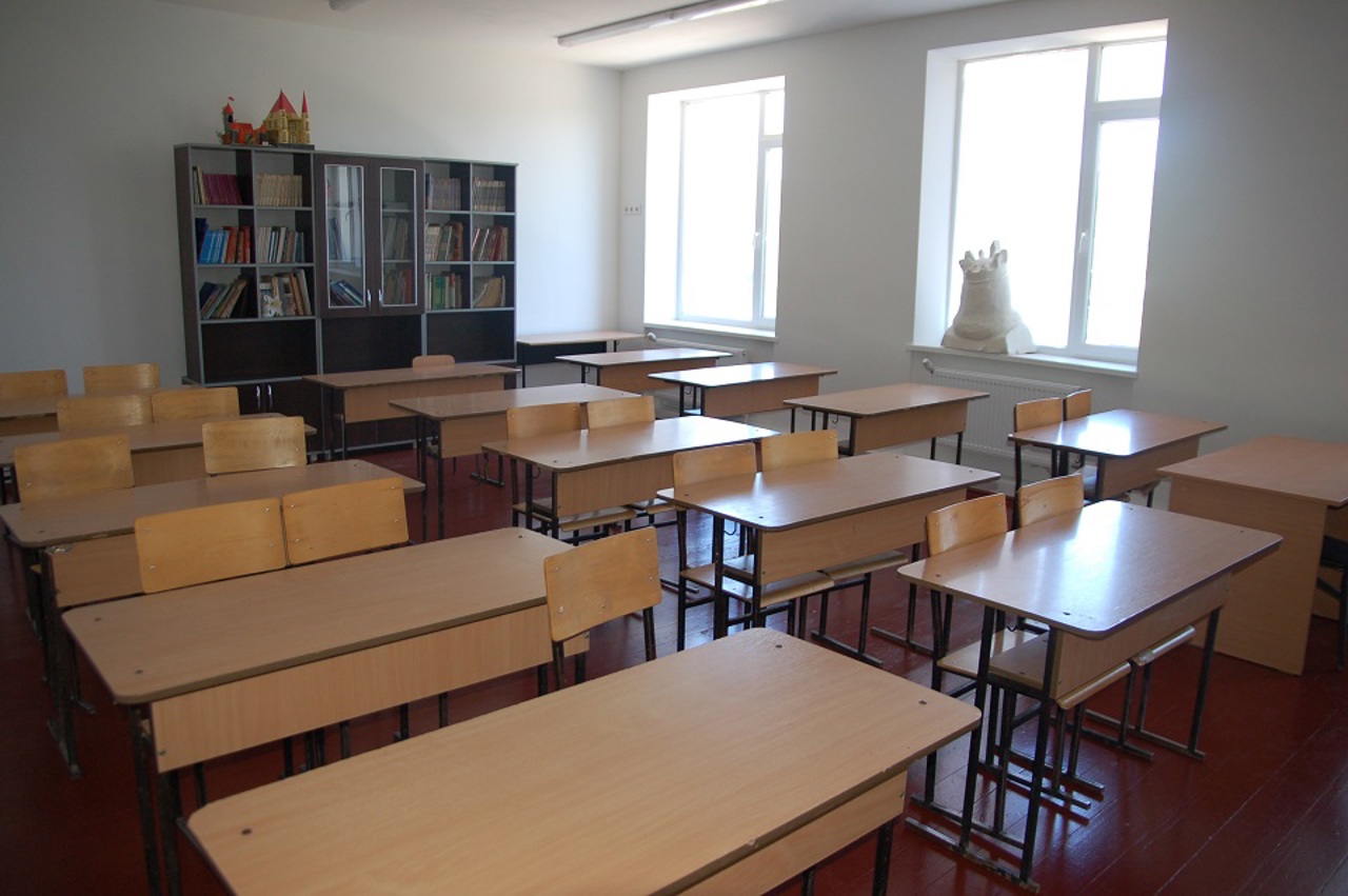 Polei și ghețuș pe drumuri: Lecții suspendate și ambulanțe ajunse cu întârziere la destinație