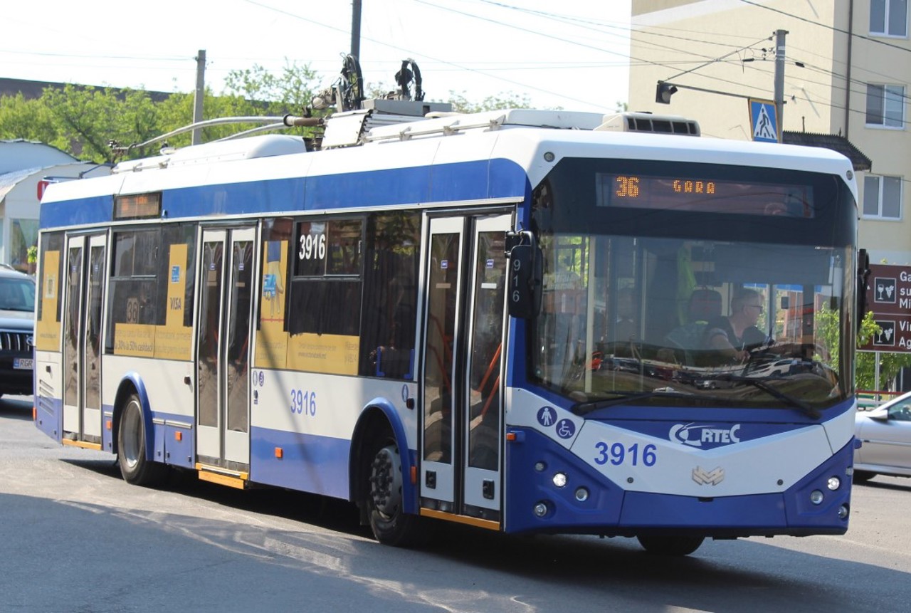 Călătoria cu troleibuzul în orașul Ialoveni se scumpește din 1 iunie. Sergiu Armașu: Vom elabora un Regulament pentru susținerea persoanelor defavorizate