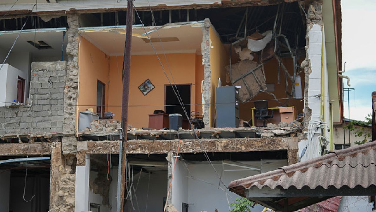 Panama hit by 7.7-magnitude quake as canal operations stay safe 