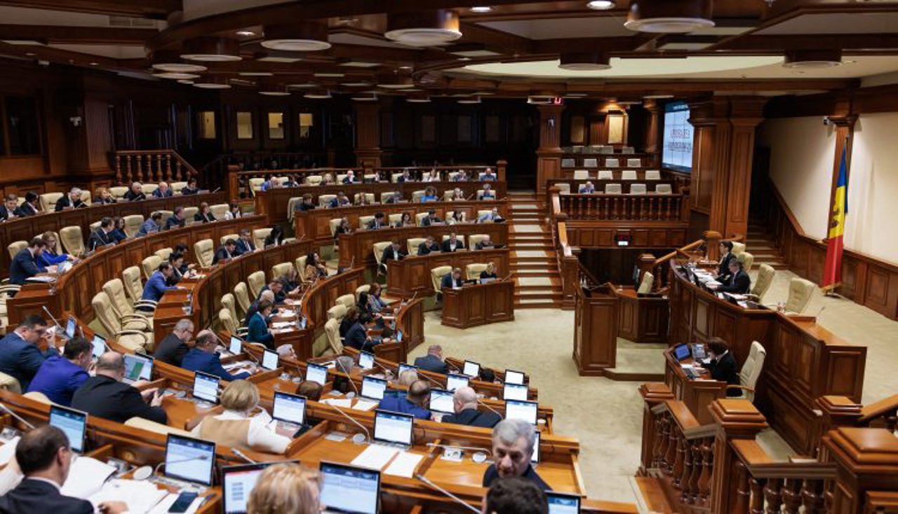 Promo-LEX a constatat mai multe încălcări de procedură în prima ședință a Parlamentului din 2023