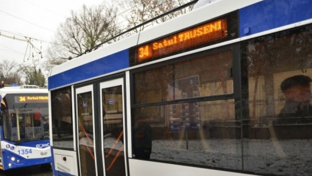 Atenție, călători! Troleibuzul de pe ruta nr. 34 circulă după un orar nou