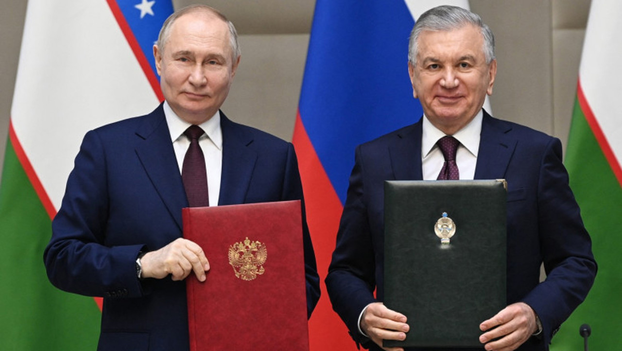 Rusia va construi prima centrală nucleară din Asia Centrală în Uzbekistan