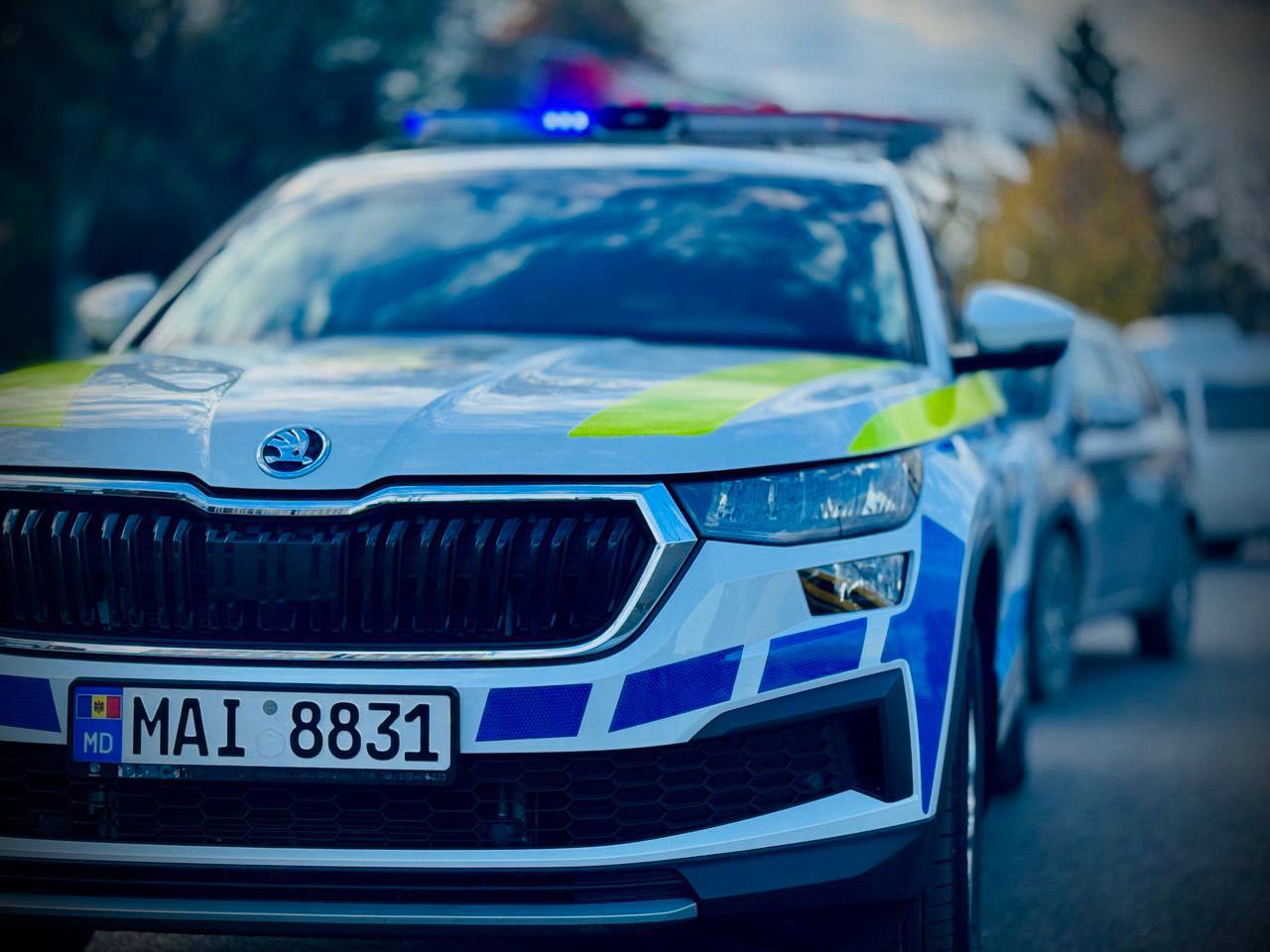 Șofer din Râbnița, decedat după o urmărire în trafic: nu a oprit la semnalele poliției și s-a izbit de o stație de așteptare