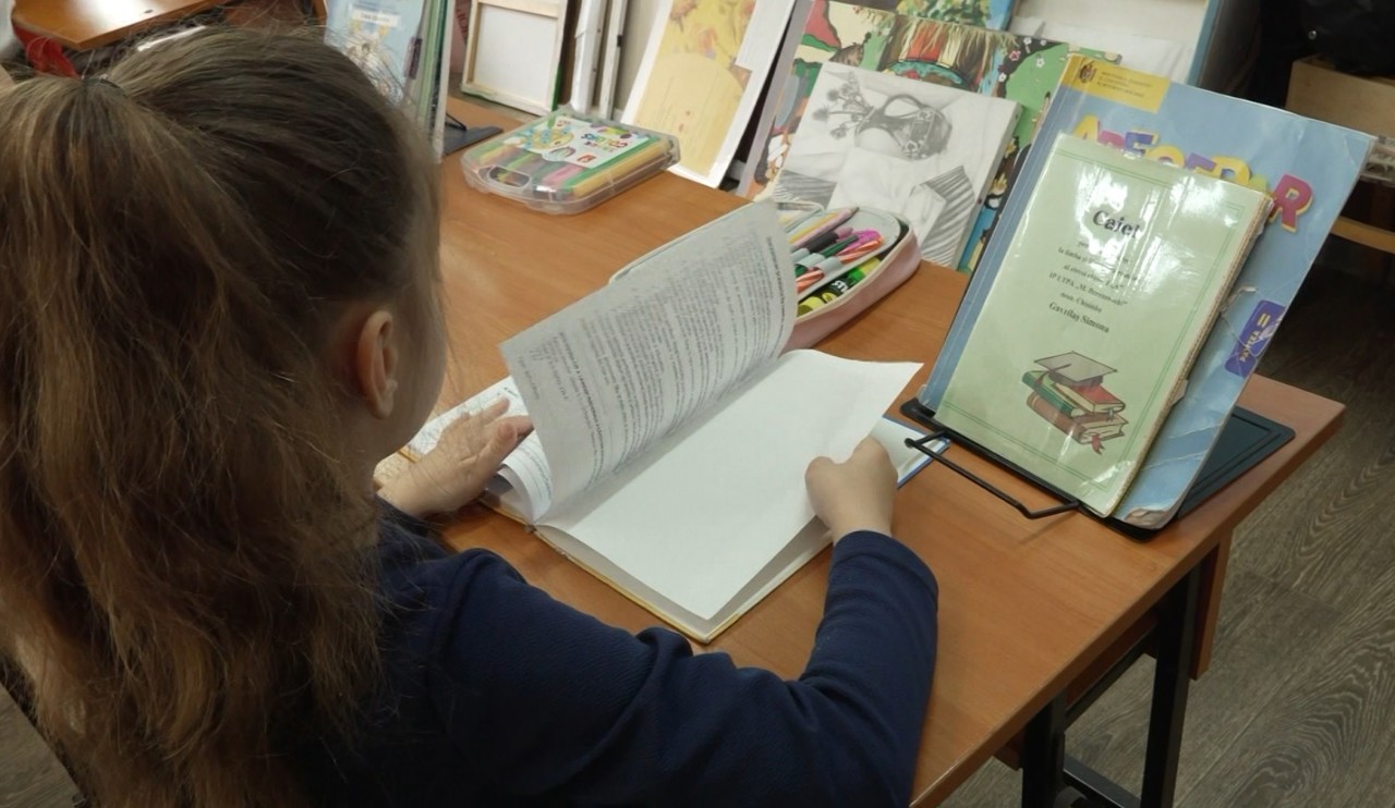  Emoțiile de adaptare sunt firești: Sfaturile psihologului pentru părinți în primele zile de școală