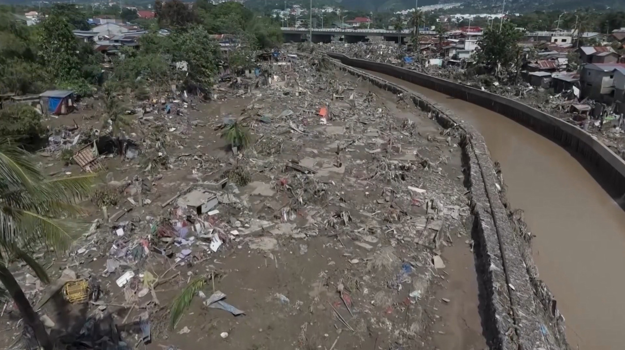 Dezastru în Filipine: peste 240 de morți și dispăruți după taifunul Kalmaegi